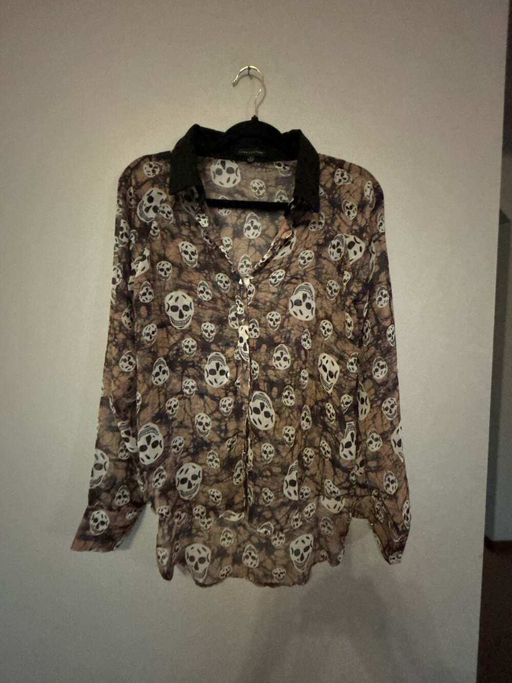 Love Culture Skull Print Long Sleeve Blouse Size S Brown Black Studded Button